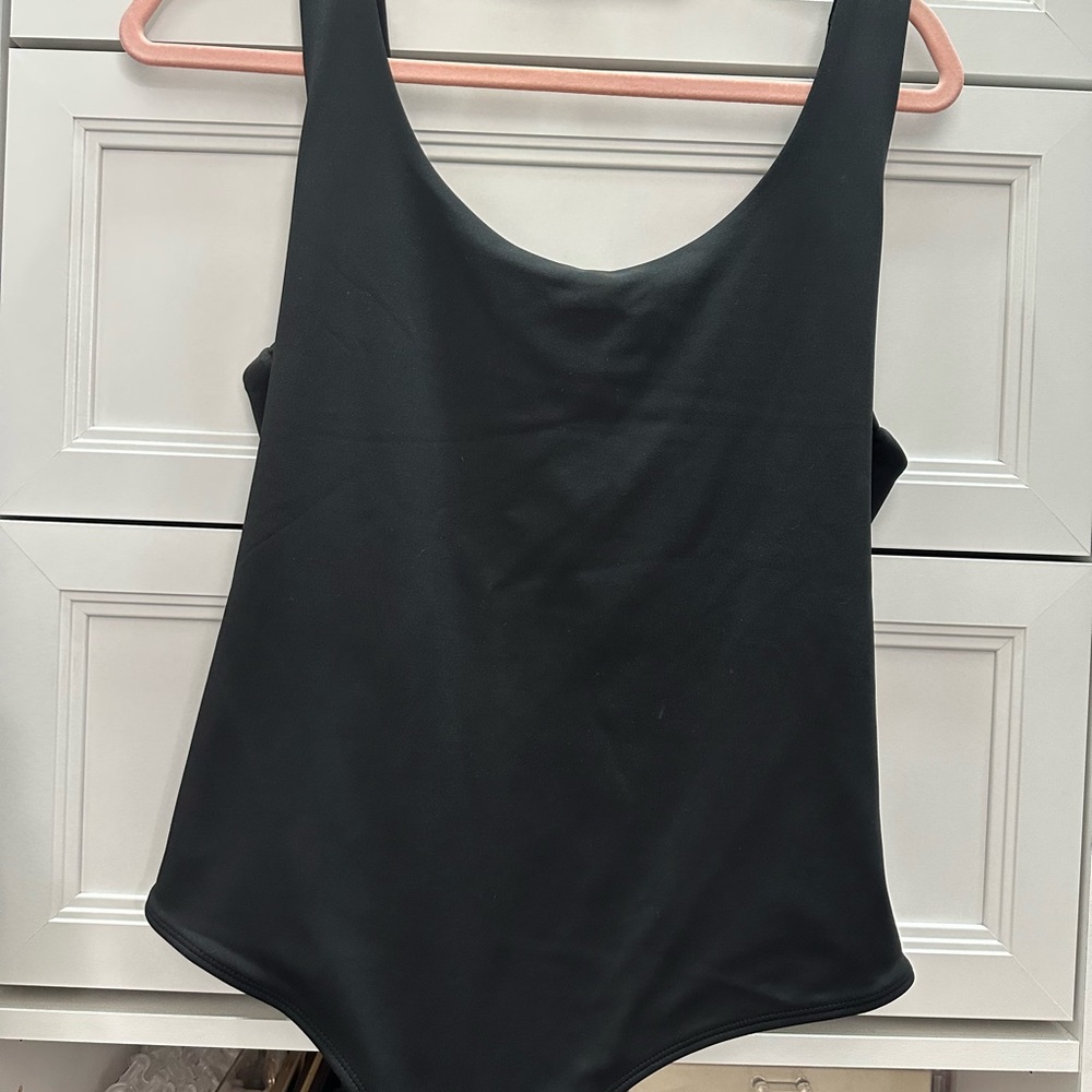 Express Women's High Compression Bodycon Scoop Neck Bodysuit